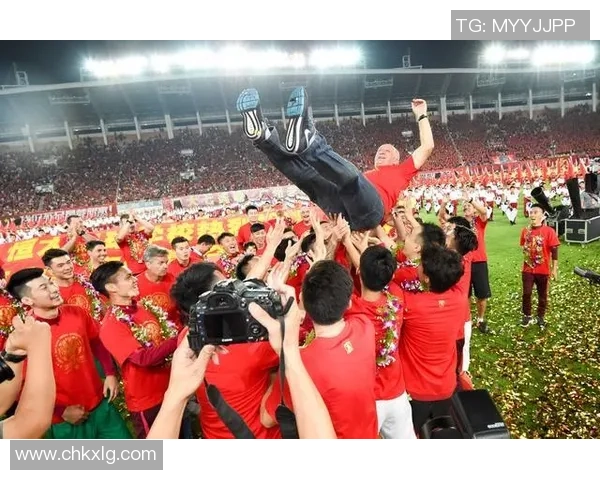 恒大与富德的激烈对决展现足球魅力与团队精神的巅峰较量